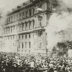 Immagine dell'evento: Vienna, incendio del palazzo di giustizia