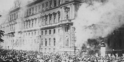 Vienna, incendio del palazzo di giustizia